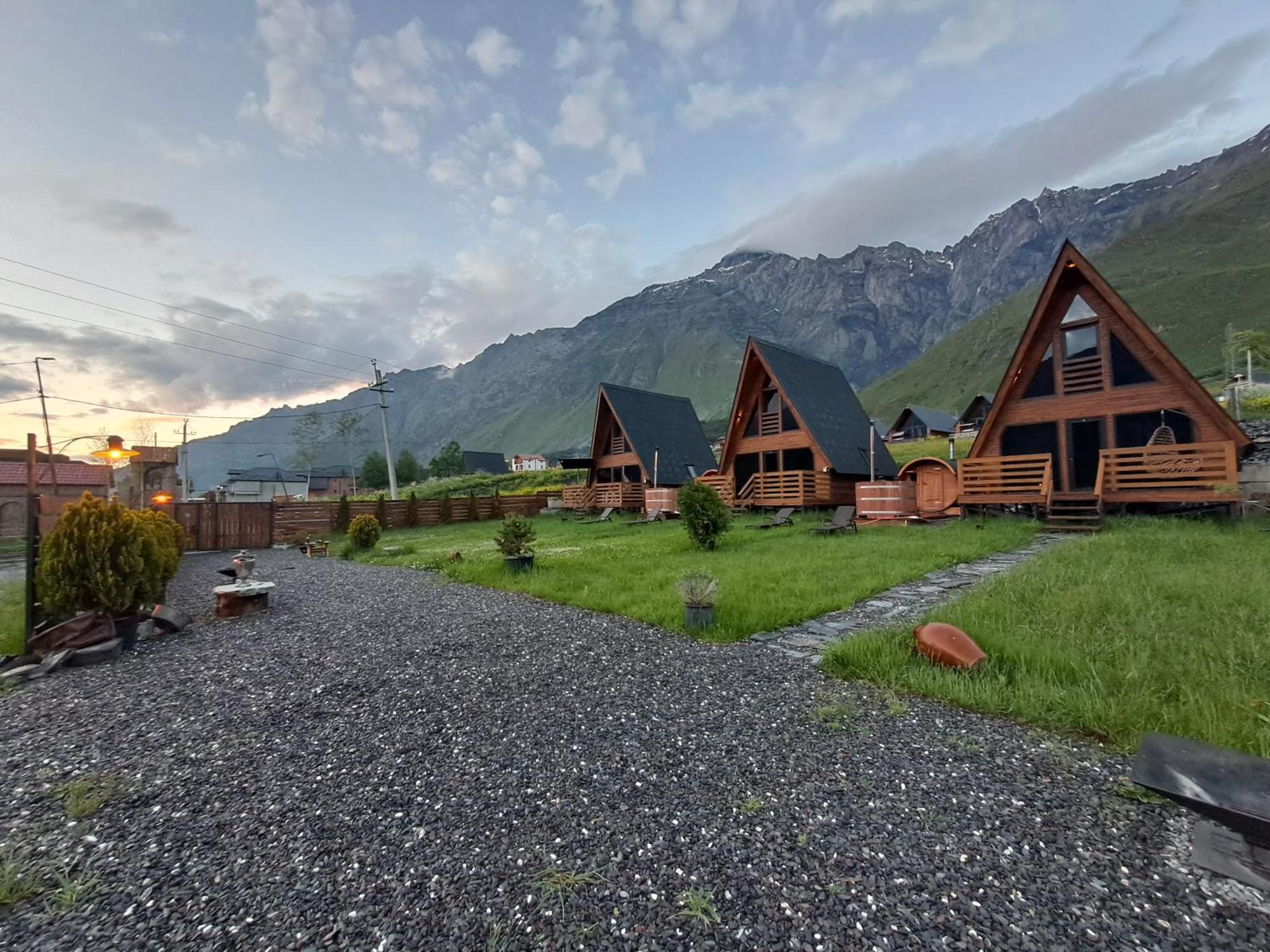 Kazbegi Spa Resort Cottages Extérieur photo